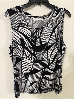 Kasper Black & White Graphic Print Sleeveless Tank